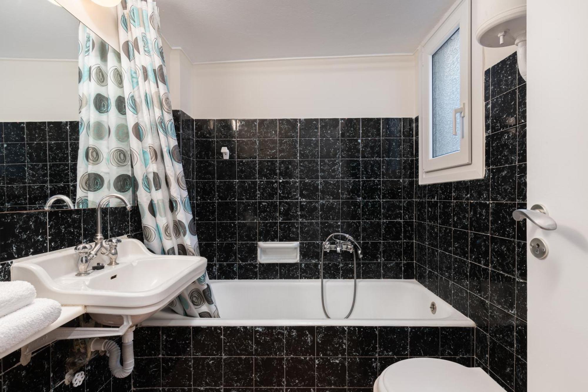 Lovely Apartment In Exarcheia Atenas Exterior foto
